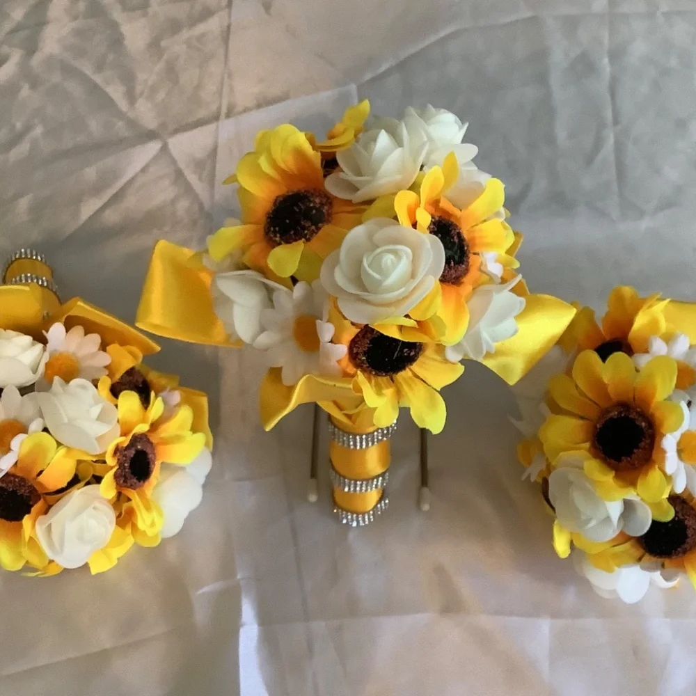 Yellow and White Faux Sunflower Bouquet with Rhinestone-Trim Handle